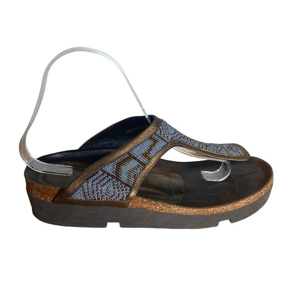 Donald J. Pliner Wedge Sandals Size 8 Penny Blue Beaded Leather Thong T Strap - Picture 10 of 13